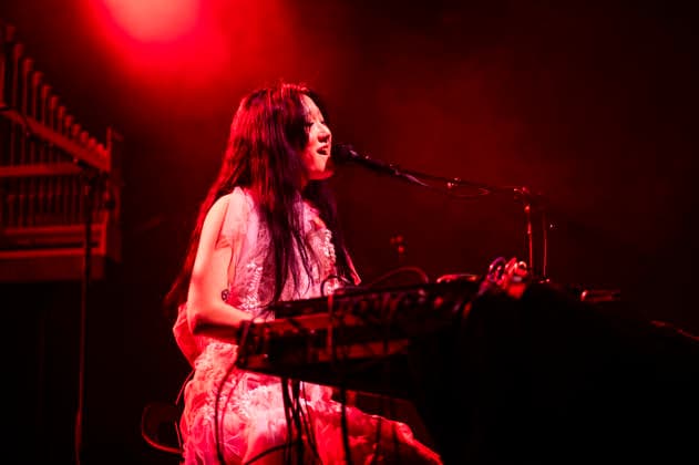 Konzert von Hinako Omori in Berlin Konzert von Hinako Omori am 22.01.2026 im ausverkauften Huxleys Neue Welt in Berlin. Sie spielte im Vorprogramm von Anna von Hausswolff., Berlin Berlin Deutschland Neukölln