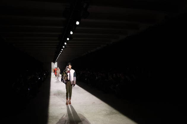 Dries Van Noten - Runway - Paris Fashion Week - Menswear Fall Winter 2026-2027 Models present creations by Dries Van Noten for the Menswear Ready-to-wear Fall-Winter 2026 2027 collection as part of the Men Paris Fashion Week in Paris on January 22, 2026. Photo by Alexis Jumeau ABACAPRESS.COM Paris France  Copyright: xJumeauxAlexis ABACAx