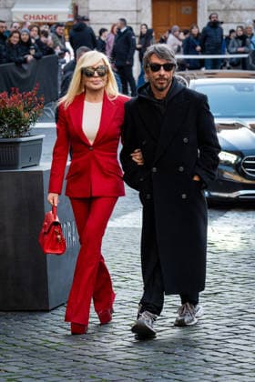 Valentino Garavani s Mortuary Chapel in Rome - 22 Jan 2026 Donatella Versace and Pierpaolo Piccioli arrive at the PM23 exhibition site, where Valentino Garavani, who died on January 20, 2026, is lying in state before the funeral. Rome Italy Copyright: xStefanoxCostantinox xSOPAxImagesx SCOSTANTINO_26CRO0486