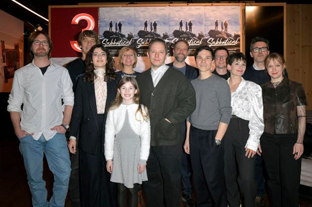 Boris Schönfelder, Seyneb Saleh, Zoe Baier, Trystan Pütter, Sebastian Urzendowsky, Judith Angerbauer mit Cast und Team bei der Premiere des Kinofilms Sabbatical im Delphi Lux. Berlin, 22.01.2026