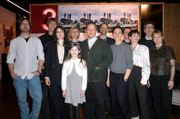 Boris Schönfelder, Seyneb Saleh, Zoe Baier, Trystan Pütter, Sebastian Urzendowsky, Judith Angerbauer mit Cast und Team bei der Premiere des Kinofilms Sabbatical im Delphi Lux. Berlin, 22.01.2026