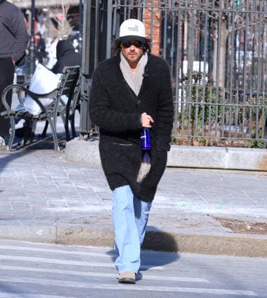 Ian Somerhalder and Nikki Reed Out - NYC Famous couple actor Ian Somerhalder with his wife actress Nikki Reed are walking with friends in Soho then they are taking photos of their new line foundational supplements on a truck in New York, NY on January 22, 2026. Photo by Dylan Travis ABACAPRESS.COM New York City NY United States  Copyright: xDylanxTravis ABACAx