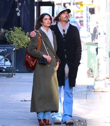 Ian Somerhalder and Nikki Reed Out - NYC Famous couple actor Ian Somerhalder with his wife actress Nikki Reed are walking with friends in Soho then they are taking photos of their new line foundational supplements on a truck in New York, NY on January 22, 2026. Photo by Dylan Travis ABACAPRESS.COM New York City NY United States  Copyright: xDylanxTravis ABACAx