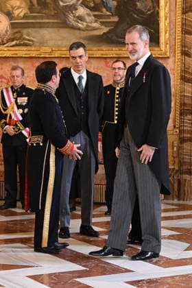 The King and Queen of Spain receive the Diplomatic Corps accredited in Spain The Minister of Foreign Affairs, European Union and Cooperation, José Manuel Albares, the President of the Government, Pedro Sánchez, and King Felipe during the annual reception for the Diplomatic Corps accredited in Spain on the occasion of the new year, at the Royal Palace, on January 23, 2026, in Madrid Spain The Diplomatic Corps of Spain is composed of a total of 126 Embassies resident in our country and almost 800 Consulates, 153 career and more than 600 honorary Diplomatic Corps PALACIO REALEZA DIPLOMATS José Madrid Madrid Madrid Espana Copyright: xJosà xOlivax 7238504