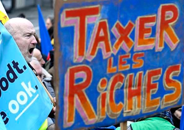 News Bilder des Tages Mobilisation of Brussels social and health sectors BRUSSELS, BELGIUM - JANUARY 23 : Mobilisation of Brussels social and health sectors and demonstrations organised in front of the Brussels Parliament by workers in the Brussels social and health sectors on January 23, 2026 in Brussels, Belgium, 23 01 2026 Brussels Belgium  Copyright: xDidierxLebrunx