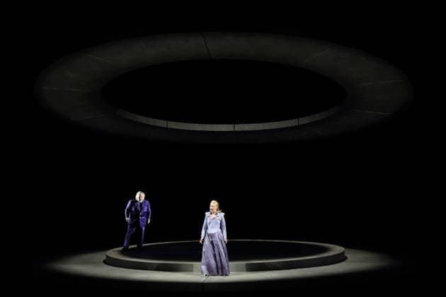 Olafur Sigurdarson (als Simone Trovai) und Laura Wilde (als Violanta) während der Fotoprobe für Violanta in der Deutschen Oper in Berlin, 22. Januar 2026. Oper in einem Akt von Erich Wolfgang Korngold. Musikalische Leitung Donald Runnicles. Inszenierung David Hermann. Bühne Jo Schramm. Kostüme Sybille Wallum. Premiere ist am 25. Januar 2026. Deutsche Oper Berlin Violanta