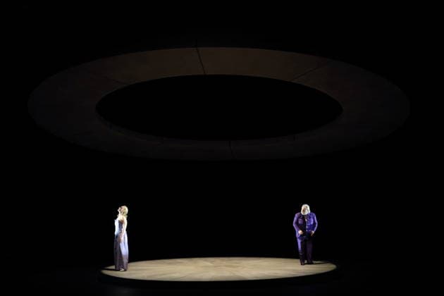 Laura Wilde (als Violanta) und Olafur Sigurdarson (als Simone Trovai) während der Fotoprobe für Violanta in der Deutschen Oper in Berlin, 22. Januar 2026. Oper in einem Akt von Erich Wolfgang Korngold. Musikalische Leitung Donald Runnicles. Inszenierung David Hermann. Bühne Jo Schramm. Kostüme Sybille Wallum. Premiere ist am 25. Januar 2026. Deutsche Oper Berlin Violanta