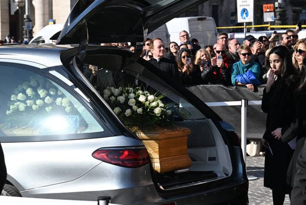 Valentino Funeral Arrivals - Rome Funeral of italian fashion designer Valentino at the Basilica of Santa Maria degli Angeli in Rome, Italy on January 23, 2026. Valentino Garavani died at 93 years old in Rome on January 19. Photo by Eric Vandeville ABACAPRESS.COM Rome Italy  Copyright: xVandevillexEric ABACAx