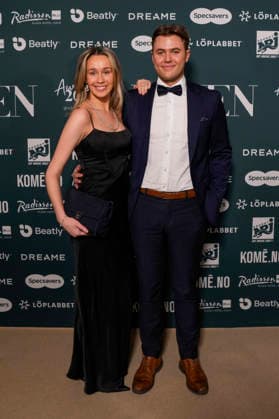 Vixen Awards 2025 Oslo, Norge 20260123. Madeleine Nataleen Tverberg (t.v.) ankommer pa rod loper for utdelingen av Vixen Awards 2025 pa Radisson Blu Plaza Hotel i Oslo fredag. Foto: Fredrik Varfjell NTB Oslo Norge 5qLgd5mC9b0 EDITORIAL USE ONLY Ref:_ENT5qLgd5mC9b0.jpg Copyright: xFredrikxVarfjellx xNTBx