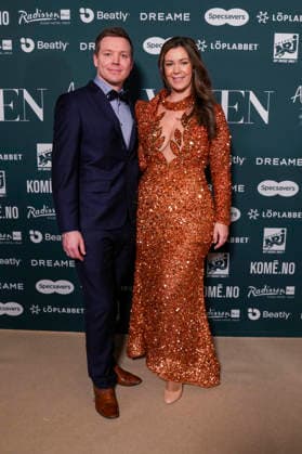 Vixen Awards 2025 Oslo, Norge 20260123. Sara Emilie Tandberg (t.h.) med kjaeresten Vegard ankommer pa rod loper for utdelingen av Vixen Awards 2025 pa Radisson Blu Plaza Hotel i Oslo fredag. Foto: Fredrik Varfjell NTB Oslo Norge EXi4wGQ6MVQ EDITORIAL USE ONLY Ref:_ENTEXi4wGQ6MVQ.jpg Copyright: xFredrikxVarfjellx xNTBx