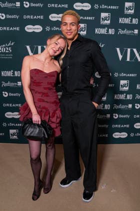 Vixen Awards 2025 Oslo, Norge 20260123. Gjester ankommer pa rod loper for utdelingen av Vixen Awards 2025 pa Radisson Blu Plaza Hotel i Oslo fredag. Foto: Fredrik Varfjell NTB Oslo Norge ocWMhFhmdAg EDITORIAL USE ONLY Ref:_ENTocWMhFhmdAg.jpg Copyright: xFredrikxVarfjellx xNTBx