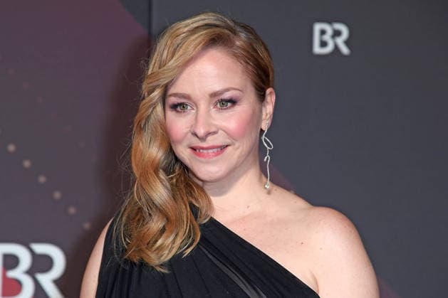 Jasmin Schwiers bei der Ankunft zur VERLEIHUNG DES BAYERISCHEN FILMPREISES 2025 im Prinzregententheater in München am 23.01.2026