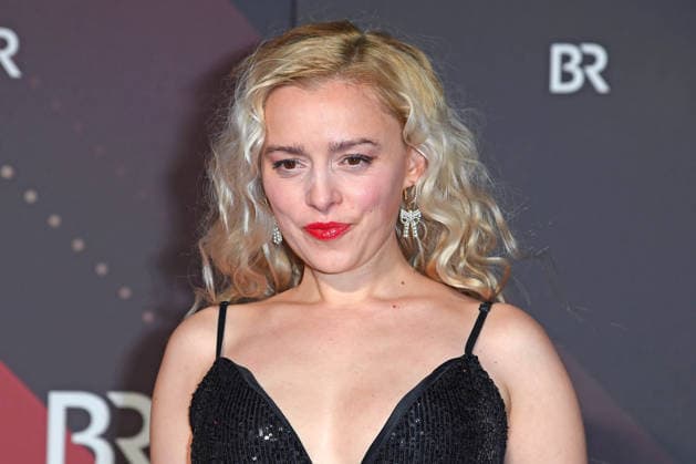 Anne-Marie Waldeck bei der Ankunft zur VERLEIHUNG DES BAYERISCHEN FILMPREISES 2025 im Prinzregententheater in München am 23.01.2026