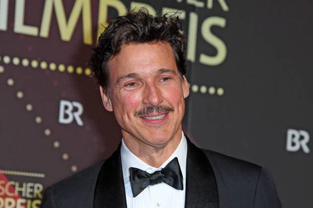 Florian David Fitz bei der Ankunft zur VERLEIHUNG DES BAYERISCHEN FILMPREISES 2025 im Prinzregententheater in München am 23.01.2026