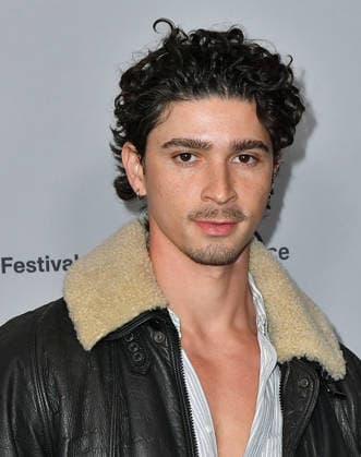 2026 Sundance Film Festival - The Moment Premiere Isaac Powell attends the The Moment Premiere during the 2026 Sundance Film Festival at Eccles Center Theater on January 23, 2026 in Park City, Utah. Park City Eccles Theatre Utah United States of America Copyright: xCxFlanigan imageSPACEx