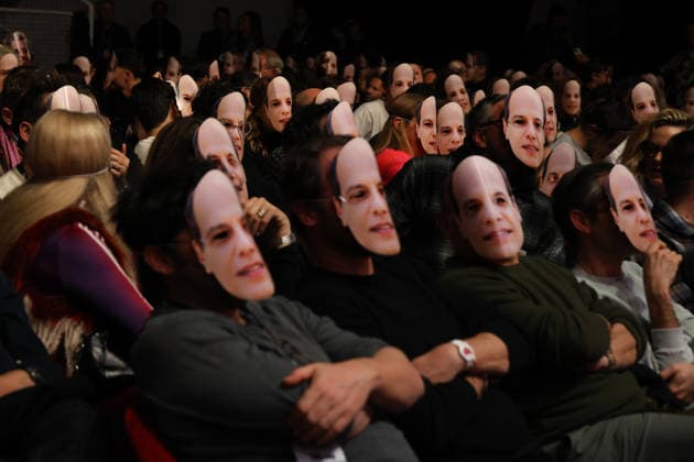 29eme Festival International du Film de Comedie de lAlpe d Huez 2026 International Alpe d Huez Comedy Film Festival Le public porte des masques Laurent Lafitte 452458 2026 01 23 Alpe d Huez France  Copyright: xIsabellexVautierx xStarfacex STAR_452458_114
