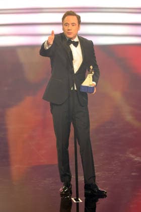 Bayerischer Filmpreis 2025 Michael Bully Herbig mit seinem Pierrot in der Hand während seiner Dankesrede für seinen Preis für den Erfolgreichsten Film Das Kanu des Manitu. Verleihung des 47. Bayerischen Filmpreises am 23.01.2026 im Prinzregententheater in München. Bayern, Deutschland. Der Bayerische Filmpreis wird seit 1979 von der Bayerischen Staatsregierung verliehen, um die Bedeutung des Kinofilms als Kulturgut herauszustellen.