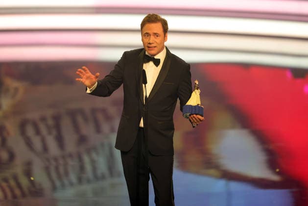 Bayerischer Filmpreis 2025 Michael Bully Herbig mit seinem Pierrot in der Hand während seiner Dankesrede für seinen Preis für den Erfolgreichsten Film Das Kanu des Manitu. Verleihung des 47. Bayerischen Filmpreises am 23.01.2026 im Prinzregententheater in München. Bayern, Deutschland. Der Bayerische Filmpreis wird seit 1979 von der Bayerischen Staatsregierung verliehen, um die Bedeutung des Kinofilms als Kulturgut herauszustellen.
