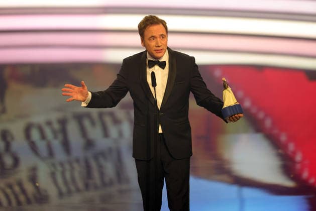 Bayerischer Filmpreis 2025 Michael Bully Herbig mit seinem Pierrot in der Hand während seiner Dankesrede für seinen Preis für den Erfolgreichsten Film Das Kanu des Manitu. Verleihung des 47. Bayerischen Filmpreises am 23.01.2026 im Prinzregententheater in München. Bayern, Deutschland. Der Bayerische Filmpreis wird seit 1979 von der Bayerischen Staatsregierung verliehen, um die Bedeutung des Kinofilms als Kulturgut herauszustellen.