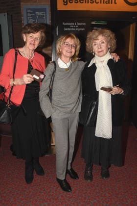 Marille Rueb Bildhauerin Gisela Schneeberger, Schauspielerin Ilse Neubauer Schauspielerin Muenchen 23.01.2026 Lach- und Schiessgesellschaft, Fat Cat, ehemaliges Gasteig, Marie Theres Relin stellt ihr Buch Yes, We Schell ueber ihre Mutter Maria Schell vor, Anlass zum 100. Geburtstag von Maria Schell Schauspielerin Foto Muenchen