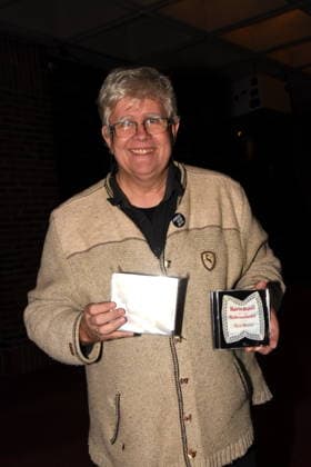Claus Vester CC -live Hoerbuch Inhaber Muenchen 23.01.2026 Lach- und Schiessgesellschaft, Fat Cat, ehemaliges Gasteig, Marie Theres Relin stellt ihr Buch Yes, We Schell ueber ihre Mutter Maria Schell vor, Anlass zum 100. Geburtstag von Maria Schell Schauspielerin Foto Muenchen