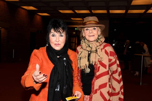 Uschi Ackermann Kaefer Witwe Linda J. Thompson, Saengerin Silver Covencion Muenchen 23.01.2026 Lach- und Schiessgesellschaft, Fat Cat, ehemaliges Gasteig, Marie Theres Relin stellt ihr Buch Yes, We Schell ueber ihre Mutter Maria Schell vor, Anlass zum 100. Geburtstag von Maria Schell Schauspielerin Foto Muenchen