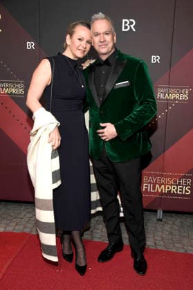 Manou Lubowski mit Freundin Lara von Stumberg bei der Verleihung des 47. Bayerischen Filmpreises 2025 im Prinzregententheater. München, 23.01.2026