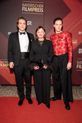 Lukas Röder, Heike Hanold-Lynch und Til Schindler bei der Verleihung des 47. Bayerischen Filmpreises 2025 im Prinzregententheater. München, 23.01.2026