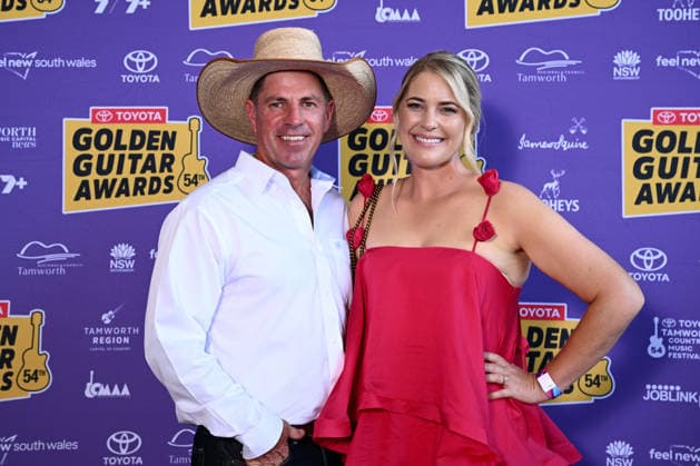 TAMWORTH COUNTRY MUSIC FESTIVAL, Tom Curtain (left) arrives at the Golden Guitar Awards during the 54th Tamworth Country Music Festival in Tamworth, NSW, Saturday, January 24, 2026. ( NO ARCHIVING TAMWORTH NEW SOUTH WALES AUSTRALIA  Copyright: xBIANCAxDExMARCHIx 20260124176523478840