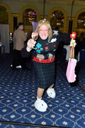 Hans-Werner Olm bei der TV-Starts der neuen Staffel von Ich bin ein Star Holt mich hier raus! lädt Entertainer und Moderator Julian F.M. Stoeckel am Freitag, dem 23. Januar 2026 zur legendären Dschungelparty in Berlin am 23.01.2026