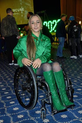 Kristina Vogel bei der TV-Starts der neuen Staffel von Ich bin ein Star Holt mich hier raus! lädt Entertainer und Moderator Julian F.M. Stoeckel am Freitag, dem 23. Januar 2026 zur legendären Dschungelparty in Berlin am 23.01.2026