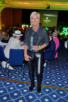 Kamilla Senjo bei der TV-Starts der neuen Staffel von Ich bin ein Star Holt mich hier raus! lädt Entertainer und Moderator Julian F.M. Stoeckel am Freitag, dem 23. Januar 2026 zur legendären Dschungelparty in Berlin am 23.01.2026