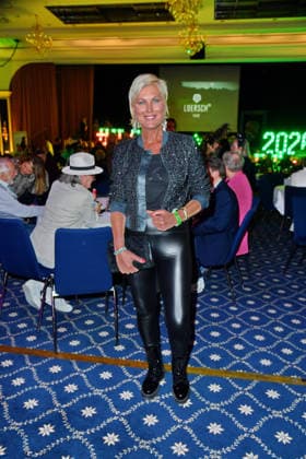 Kamilla Senjo bei der TV-Starts der neuen Staffel von Ich bin ein Star Holt mich hier raus! lädt Entertainer und Moderator Julian F.M. Stoeckel am Freitag, dem 23. Januar 2026 zur legendären Dschungelparty in Berlin am 23.01.2026