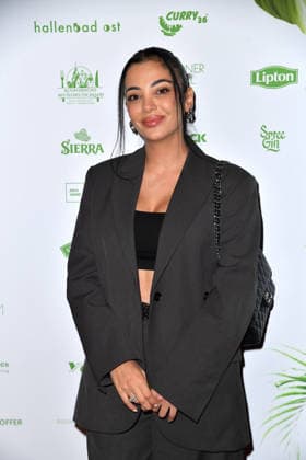 Dilara Kruse bei der TV-Starts der neuen Staffel von Ich bin ein Star Holt mich hier raus! lädt Entertainer und Moderator Julian F.M. Stoeckel am Freitag, dem 23. Januar 2026 zur legendären Dschungelparty in Berlin am 23.01.2026