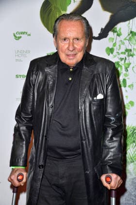Peter Bond bei der TV-Starts der neuen Staffel von Ich bin ein Star Holt mich hier raus! lädt Entertainer und Moderator Julian F.M. Stoeckel am Freitag, dem 23. Januar 2026 zur legendären Dschungelparty in Berlin am 23.01.2026