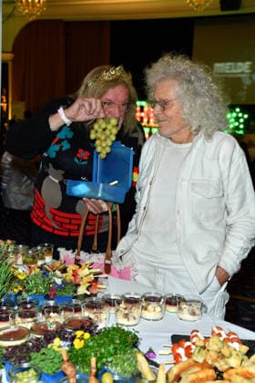 Hans-Werner Olm und Rainer Langhans bei der TV-Starts der neuen Staffel von Ich bin ein Star Holt mich hier raus! lädt Entertainer und Moderator Julian F.M. Stoeckel am Freitag, dem 23. Januar 2026 zur legendären Dschungelparty in Berlin am 23.01.2026