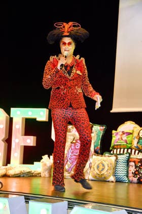 Julian Stoeckel bei der TV-Starts der neuen Staffel von Ich bin ein Star Holt mich hier raus! lädt Entertainer und Moderator Julian F.M. Stoeckel am Freitag, dem 23. Januar 2026 zur legendären Dschungelparty in Berlin am 23.01.2026