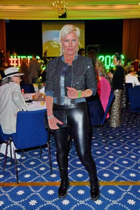 Kamilla Senjo bei der TV-Starts der neuen Staffel von Ich bin ein Star Holt mich hier raus! lädt Entertainer und Moderator Julian F.M. Stoeckel am Freitag, dem 23. Januar 2026 zur legendären Dschungelparty in Berlin am 23.01.2026