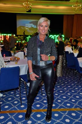 Kamilla Senjo bei der TV-Starts der neuen Staffel von Ich bin ein Star Holt mich hier raus! lädt Entertainer und Moderator Julian F.M. Stoeckel am Freitag, dem 23. Januar 2026 zur legendären Dschungelparty in Berlin am 23.01.2026