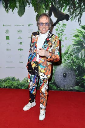 Bernd Bell bei der TV-Starts der neuen Staffel von Ich bin ein Star Holt mich hier raus! lädt Entertainer und Moderator Julian F.M. Stoeckel am Freitag, dem 23. Januar 2026 zur legendären Dschungelparty in Berlin am 23.01.2026