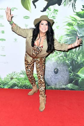 Iris Katzenberger bei der TV-Starts der neuen Staffel von Ich bin ein Star Holt mich hier raus! lädt Entertainer und Moderator Julian F.M. Stoeckel am Freitag, dem 23. Januar 2026 zur legendären Dschungelparty in Berlin am 23.01.2026