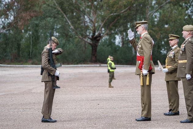 The King presides over the swearing in of the flag of the military troops of the Spanish Army in Cáceres King Felipe VI attends the oath before the flag of the military troops of the Spanish Army, at the Centro de Formación de Tropa Cefot nº 1, Santa Ana barracks, on January 24, 2026, in Cáceres, Extremadura Spain The Troop Training Center No. 1 CEFOT 1 is a military training center of the Spanish Army located in the vicinity of the Spanish city of Cáceres It is one of the two Troop Training Centers soldier, corporal and lance corporal in Spain along with the Troop Training Center No. 2, located in San Fernando Cadiz 24 JANUARY 2026 LAND ARMY FLAG SWEARING Caceres, Extremadura Caceres, Extremadura Spain  Copyright: xJavierxCintasx 7241091