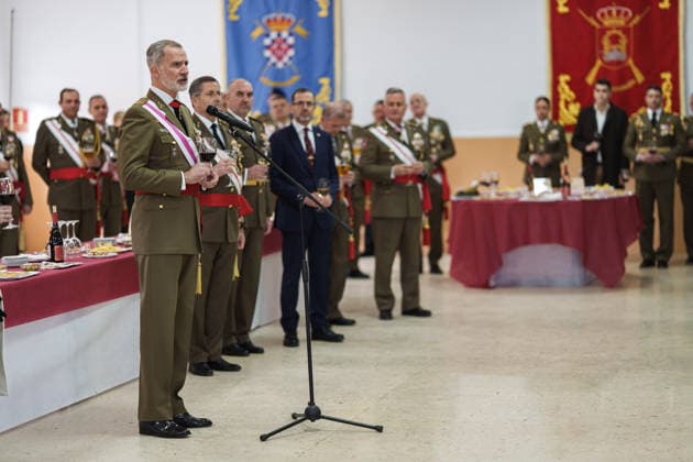The King presides over the swearing in of the flag of the military troops of the Spanish Army in Cáceres King Felipe VI attends the oath before the flag of the military troops of the Spanish Army, at the Centro de Formación de Tropa Cefot nº 1, Santa Ana barracks, on January 24, 2026, in Cáceres, Extremadura Spain The Troop Training Center No. 1 CEFOT 1 is a military training center of the Spanish Army located in the vicinity of the Spanish city of Cáceres It is one of the two Troop Training Centers soldier, corporal and lance corporal in Spain along with the Troop Training Center No. 2, located in San Fernando Cadiz 24 JANUARY 2026 LAND ARMY FLAG SWEARING Caceres, Extremadura Caceres, Extremadura Spain  Copyright: xJavierxCintasx 7241099