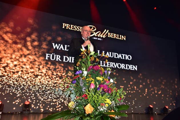 125 PresseBALLBerlin 2026 Walter Kohl zur Ansprache hat die Ehrenauszeichung zur MEIN UNGSFREIHEIT erhalten 125 PresseBALLBerlin im JW Marrott in Berlin am 24.01.2026