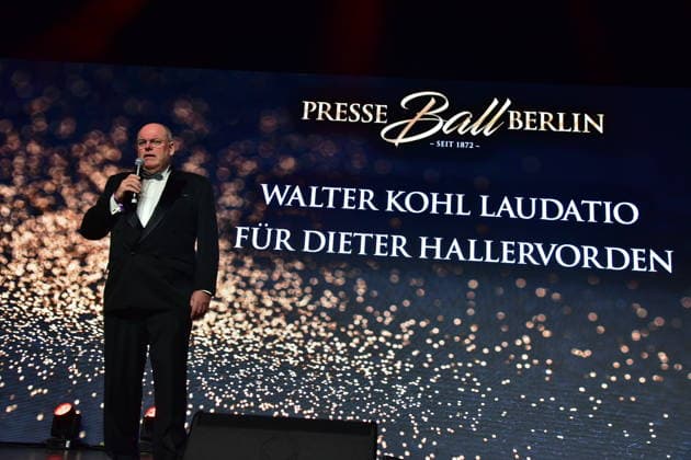 125 PresseBALLBerlin 2026 Walter Kohl zur Ansprache hat die Ehrenauszeichung zur MEIN UNGSFREIHEIT erhalten 125 PresseBALLBerlin im JW Marrott in Berlin am 24.01.2026