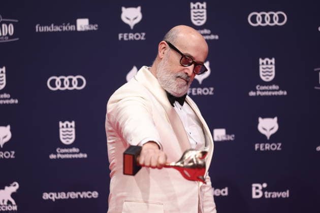 Photocall of award winners at the Feroz Awards 2026 Actor Javier Cámara poses with the Award for Best Actor in a Leading Role in a Series for Jakarta on the red carpet of the award winners at the Feroz Awards 2026, at the Pazo da Cultura, on January 24, 2026, in Pontevedra, Galicia Spain The Feroz Awards are presented annually by the Asociación de Informadores Cinematográficos de Espana since 2014, with the aim of highlighting the best of the years audiovisual production, both in film and television 24 JANUARY 2026 Pontevedra Galicia Pontevedra Galicia Galicia Espana  Copyright: xEduardoxParrax 7242412