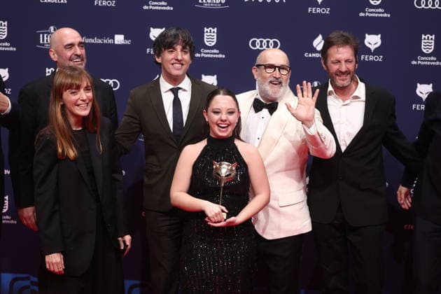 Photocall of winners at the Feroz Awards 2026 The Jakarta team poses with the Drama Series Award for on the red carpet of the winners at the Feroz Awards 2026, at the Pazo da Cultura, on January 24, 2026, in Pontevedra, Galicia Spain The Feroz Awards are presented annually by the Asociación de Informadores Cinematográficos de Espana since 2014, with the aim of highlighting the best of the years audiovisual production, both in film and television 24 JANUARY 2026 Pontevedra Galicia Pontevedra Galicia Galicia Espana  Copyright: xEduardoxParrax 7242523