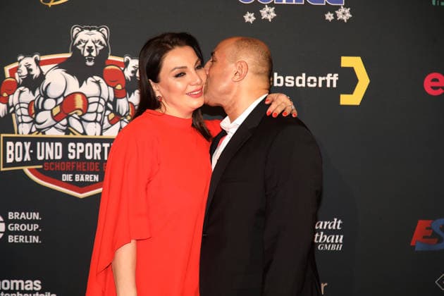 Verleihung des Ehrenpreis des Berliner Presseballs für Presse- und Meinungsfreiheit Berlin, 24..01.2026 Arthur Abraham mit Ehefrau Lusya Hovhannisyan bei der Verleihung des Ehrenpreises des Berliner Presseballs für Presse- und Meinungsfreiheit im Hotel JW Marriott in Berlin Berlin Copyright: xMatthiasxGränzdörferx