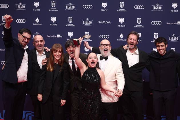 Photocall of winners at the Feroz Awards 2026 The Jakarta team poses with the Drama Series Award for on the red carpet of the winners at the Feroz Awards 2026, at the Pazo da Cultura, on January 24, 2026, in Pontevedra, Galicia Spain The Feroz Awards are presented annually by the Asociación de Informadores Cinematográficos de Espana since 2014, with the aim of highlighting the best of the years audiovisual production, both in film and television 24 JANUARY 2026 Pontevedra Galicia Pontevedra Galicia Galicia Espana  Copyright: xEduardoxParrax 7242525