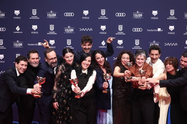 Photocall of award winners at the Feroz Awards 2026 The team of Los domingos poses with the awards they have won on the red carpet of the award winners at the Feroz Awards 2026, at the Pazo da Cultura, on January 24, 2026, in Pontevedra, Galicia Spain The Feroz Awards are presented annually by the Asociación de Informadores Cinematográficos de Espana since 2014, with the aim of highlighting the best audiovisual production of the year, both in film and television 24 JANUARY 2026 Pontevedra Galicia Pontevedra Galicia Galicia Spain  Copyright: xEduardoxParrax 7242563